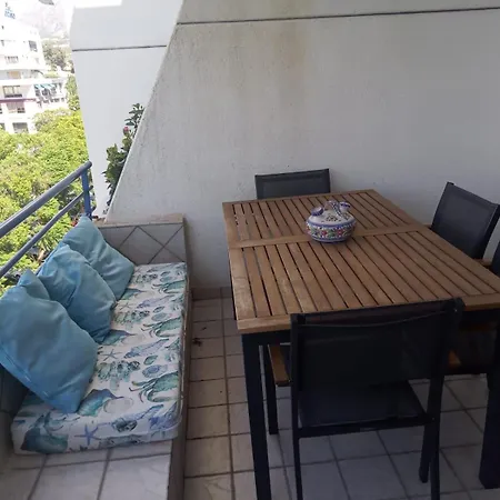 Serna Apartment *