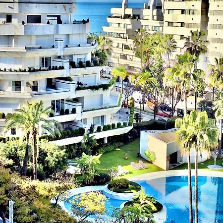 Serna Apartment *